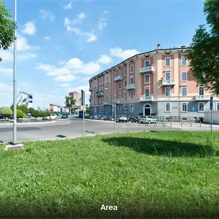 Erik Langer House 3*